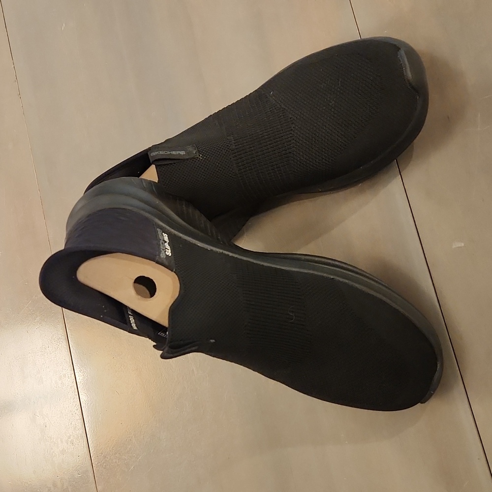 Mens Skechers slip ins